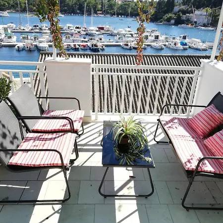 Shell Bay Apartment